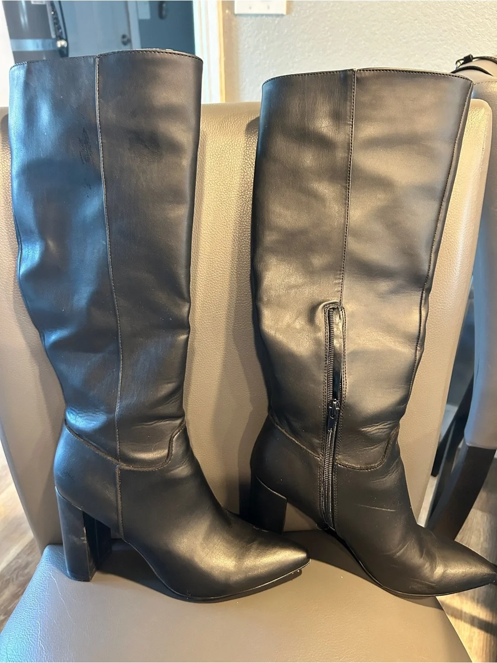 Kenzie Black Knee-High Leather Boots size 7- Classic Women's Fashion